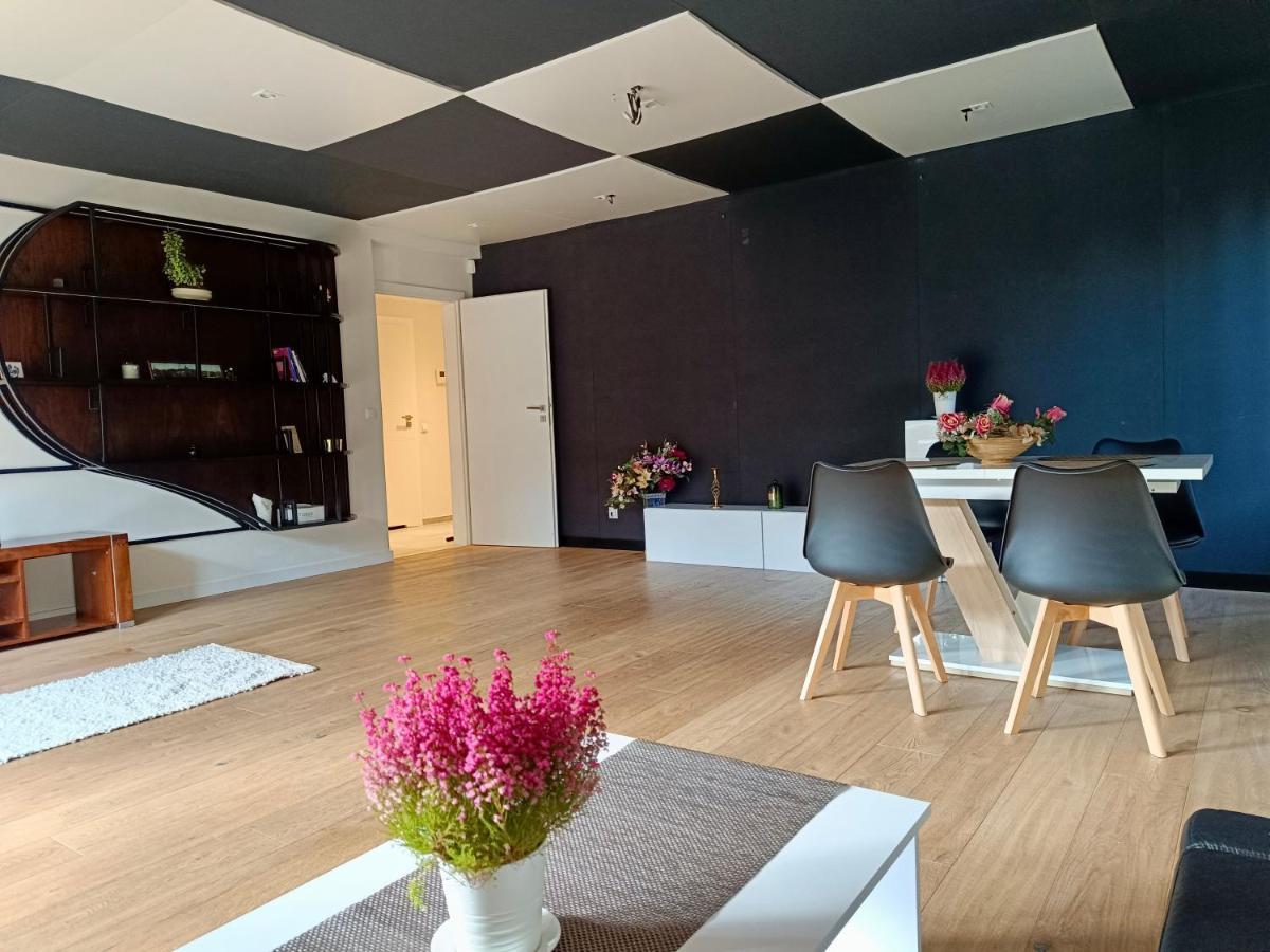 Piano Apartment Near Cracow, Modern, 3 Rooms, Free Parking, Terrace, Garden, Wifi Zielonki  Eksteriør billede