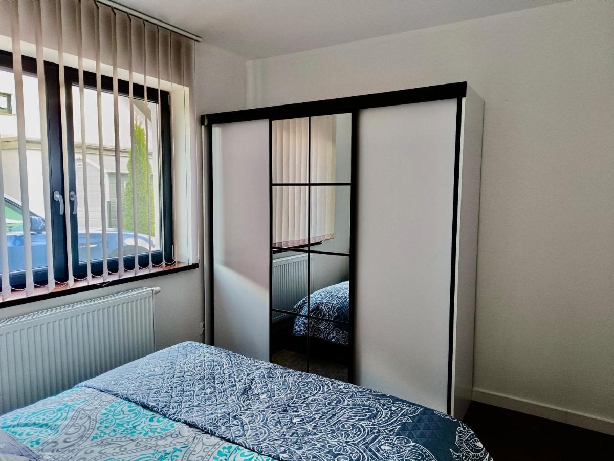 Piano Apartment Near Cracow, Modern, 3 Rooms, Free Parking, Terrace, Garden, Wifi Zielonki  Eksteriør billede